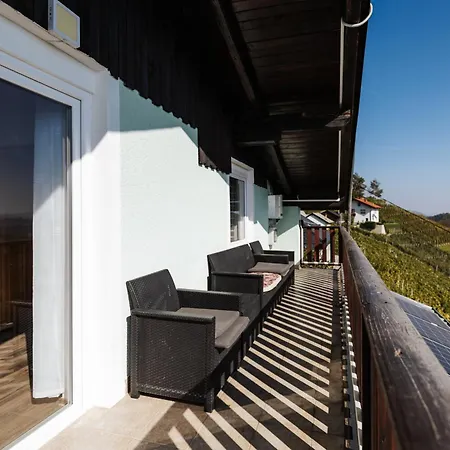 Vineyard Paradise Senica * Dramlje