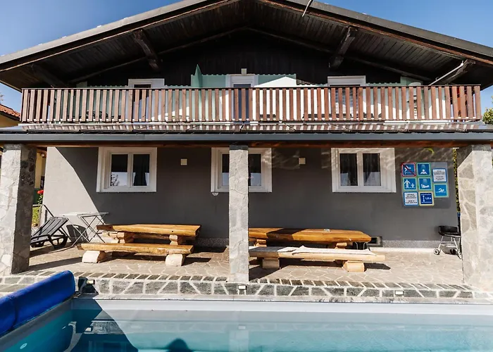 Vineyard Paradise Senica Kır Evi