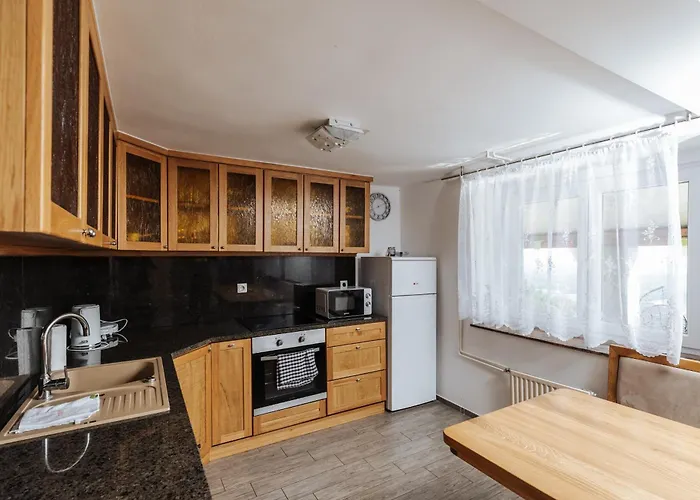 Vineyard Paradise Senica * Dramlje