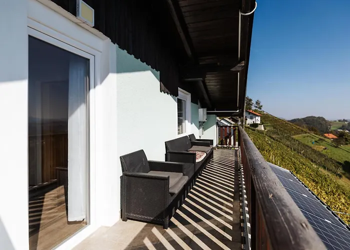 Vineyard Paradise Senica * Dramlje