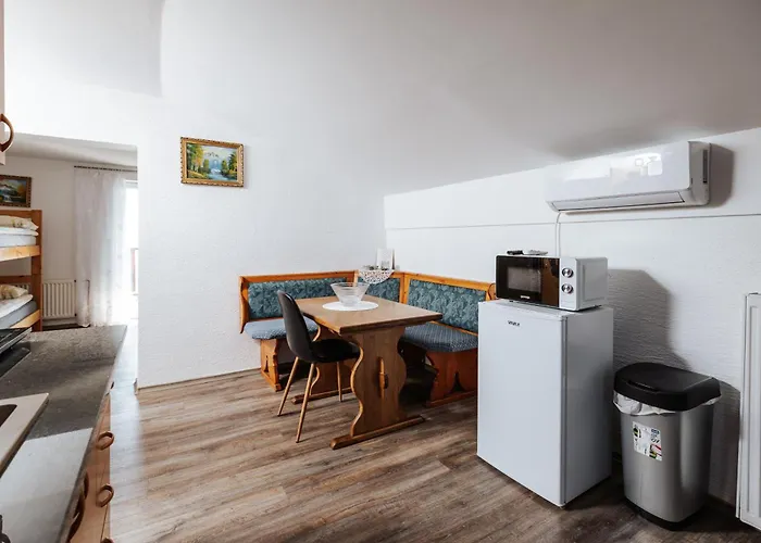 Vineyard Paradise Senica Kır Evi